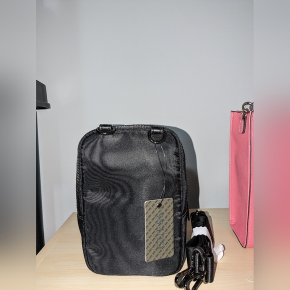 ♥️❤️NWT Mini crossbody bag by Guess - Picture 4 of 5